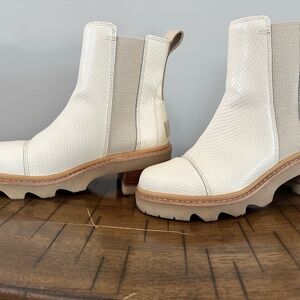 Sorel Cream Textured Ankle Booties